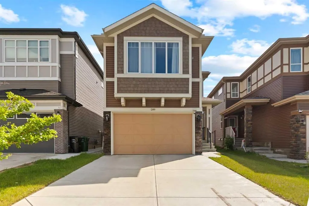 249 Lucas Crescent NW — photo 2