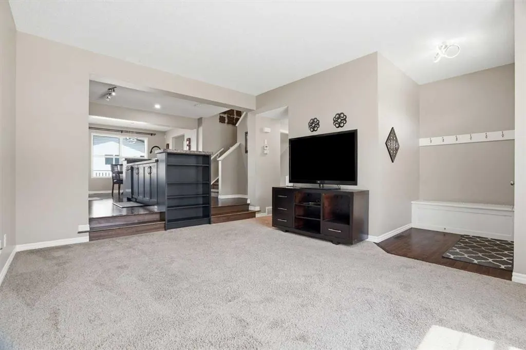 267 Skyview Springs Gardens NE — photo 2