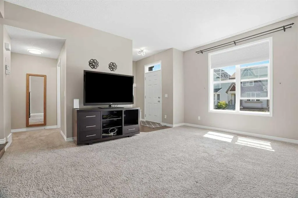 267 Skyview Springs Gardens NE — photo 3