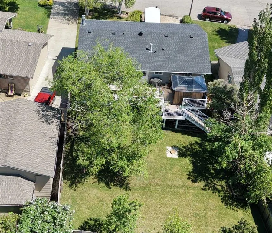 216 Cannington Place SW — photo 2