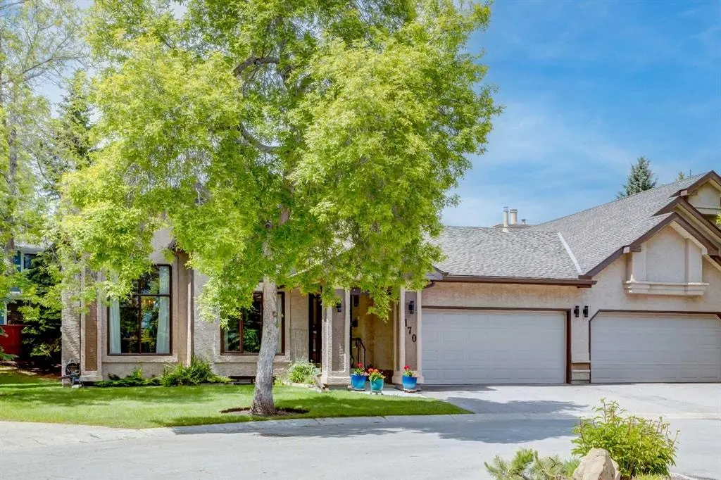 170 Oakbriar Close SW — photo 1