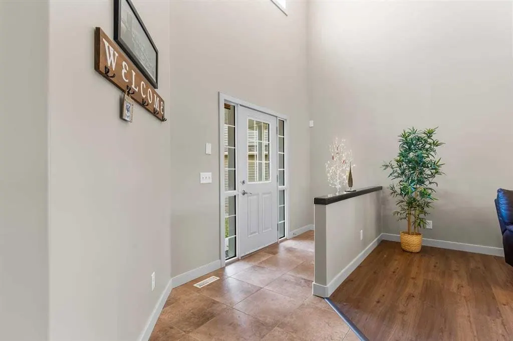 38 Everhollow Green SW — photo 3