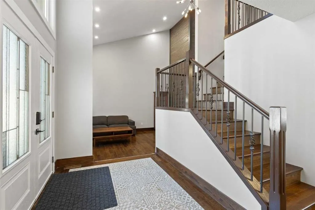40 Wood Crescent SW — photo 3