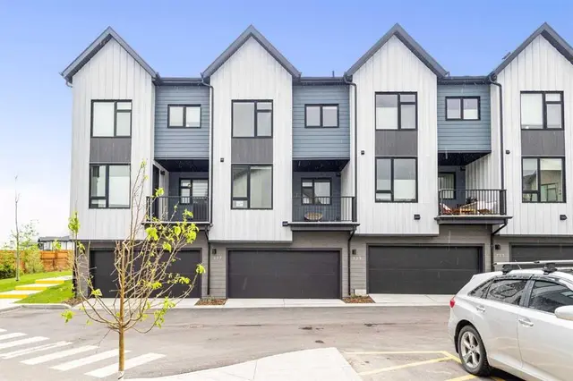 85 sage hill Heights NW #327