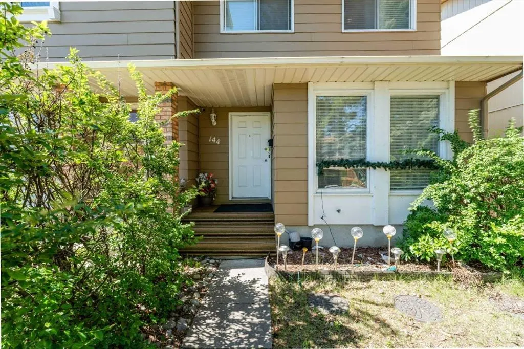 144 Midbend Place SE — photo 3
