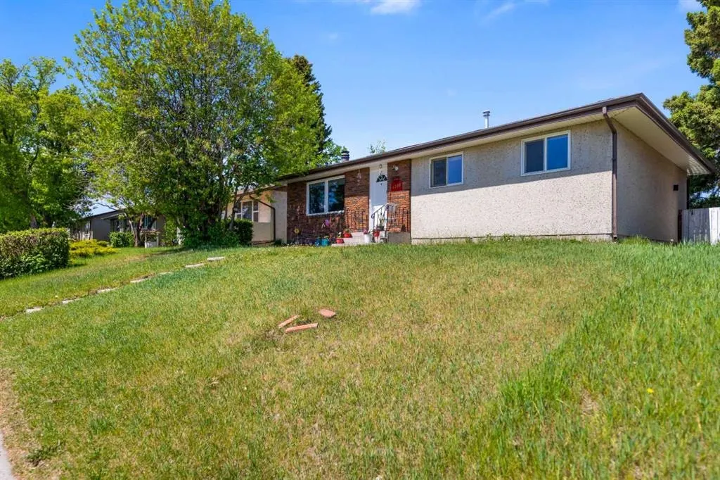 4140 Maryvale Drive NE — photo 1