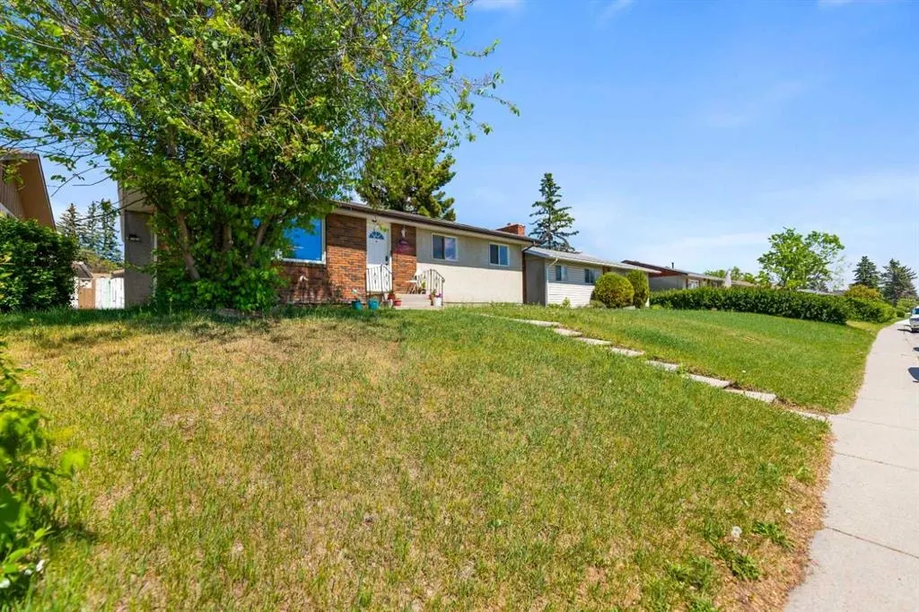 4140 Maryvale Drive NE — photo 2