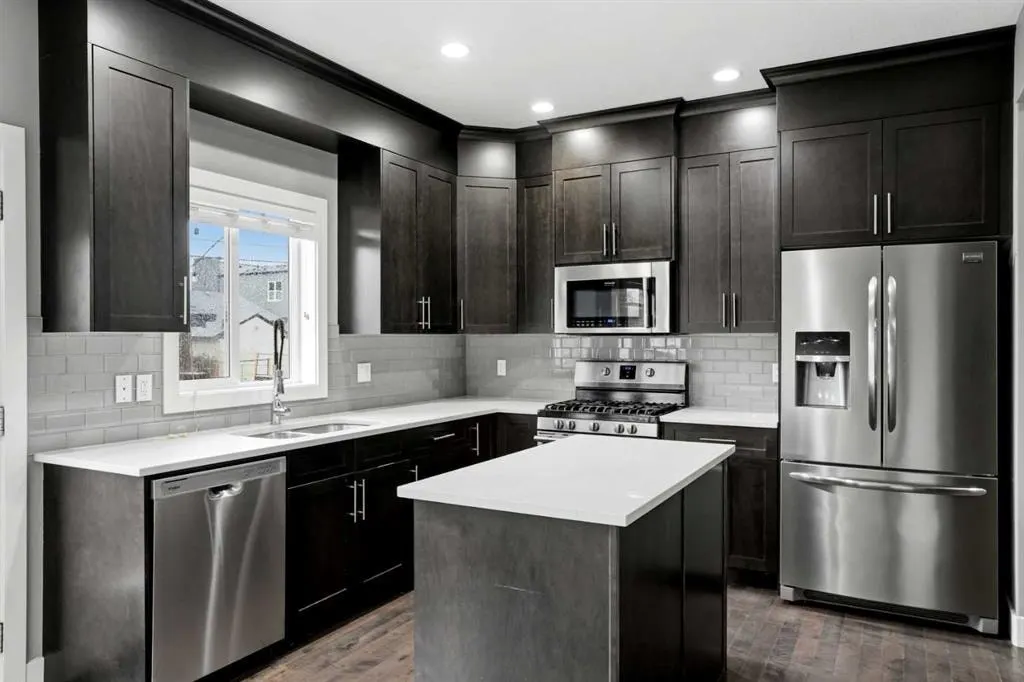 112 23 Avenue NE #2 — photo 3