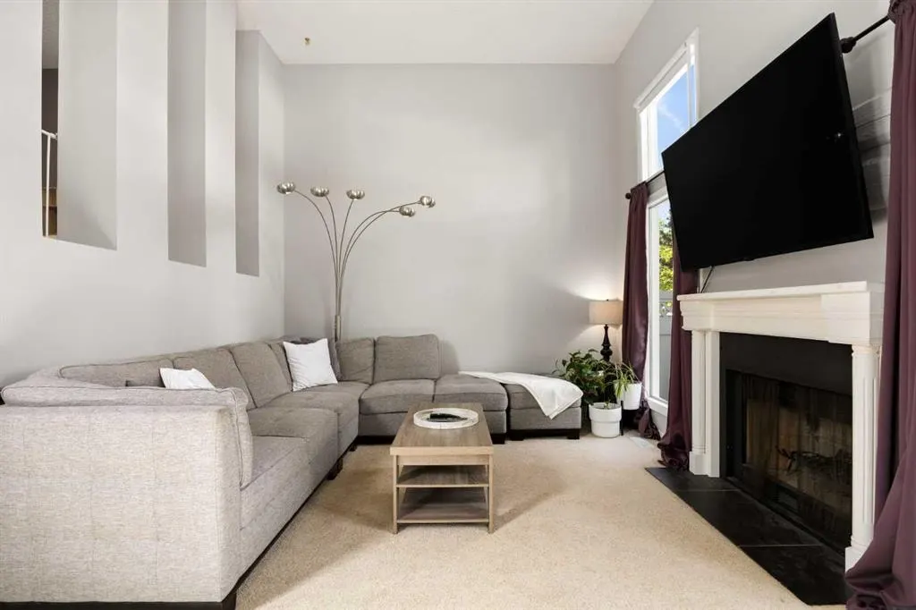723 Queenston Terrace SE — photo 3