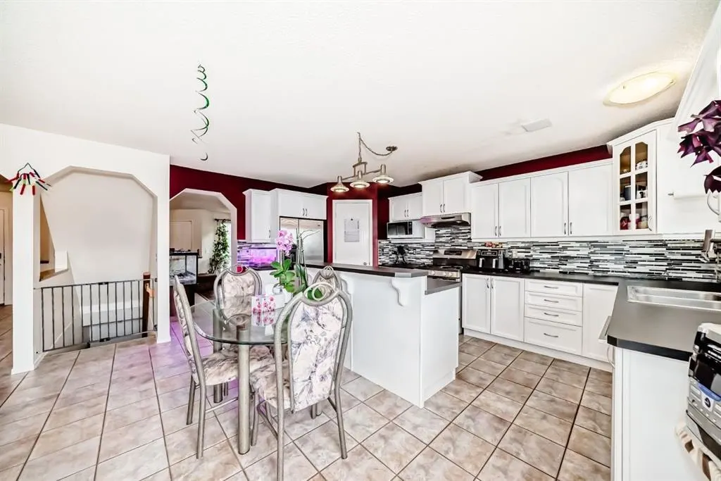 616 Mcculloch Crescent — photo 2