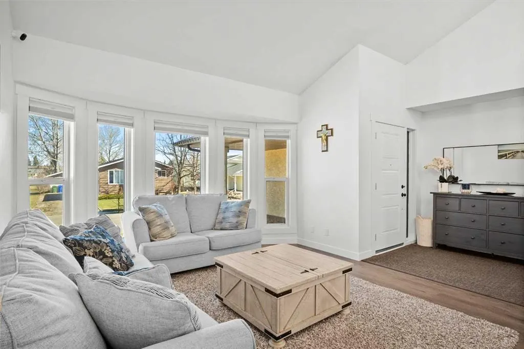 6005 Ash Street — photo 2