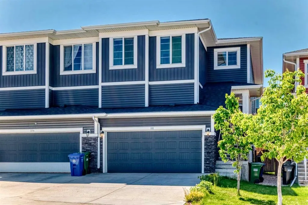 110 Crestbrook Way SW — photo 2