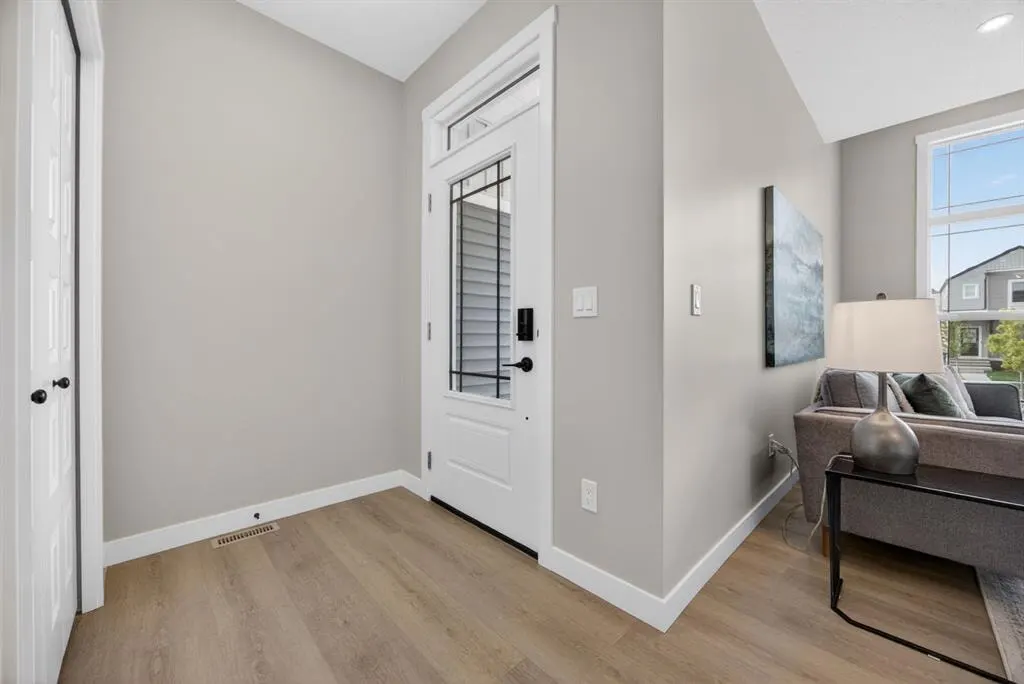 2278 Bayview Drive SW — photo 3