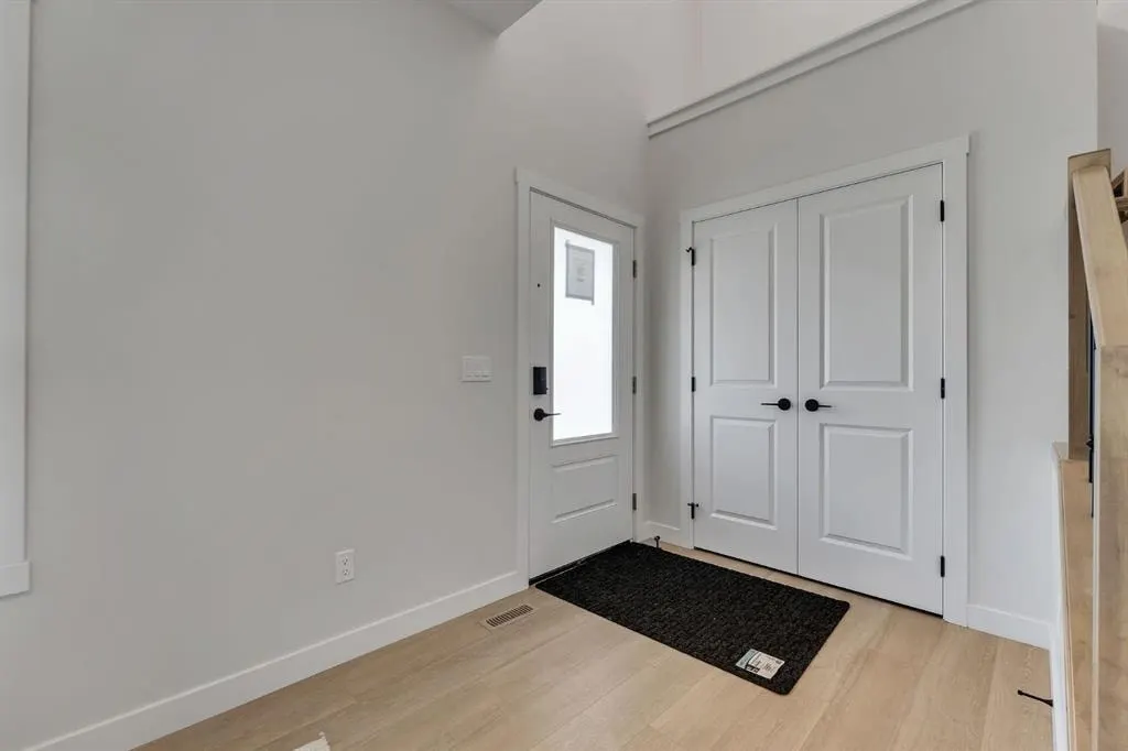 319 Fireside Drive — photo 2