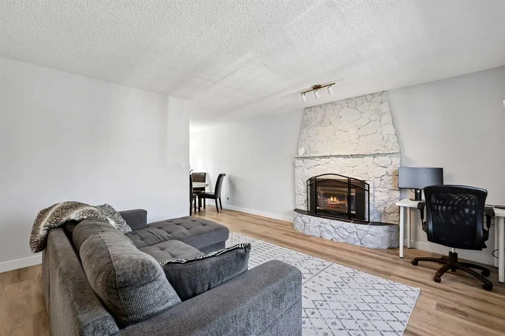 309 Olympia Drive SE — photo 3