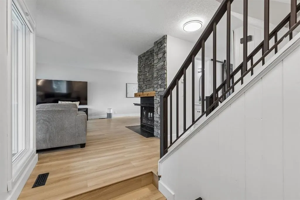 2129 Summerfield Boulevard SE — photo 2