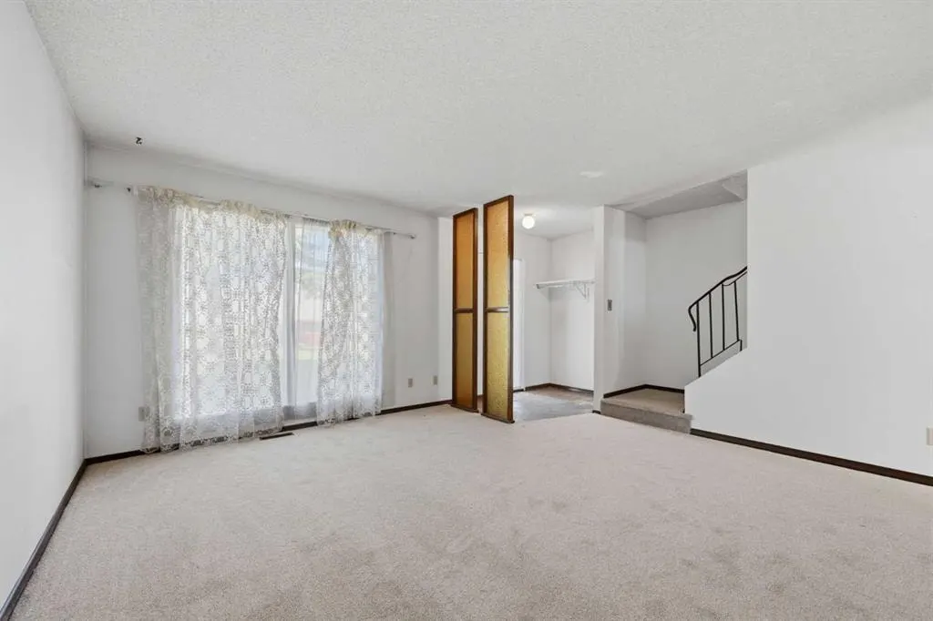 222 Marlborough Way NE — photo 3