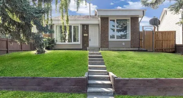 95 Beddington Way NE