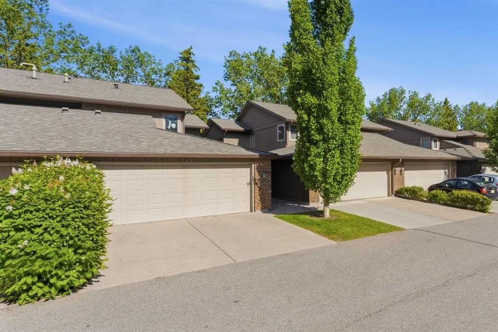 860 Midridge Drive SE #821 — photo 2