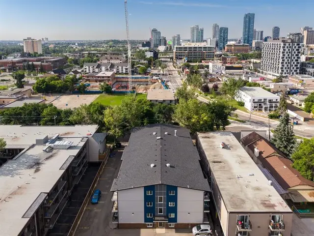 626 2 Avenue NE #201