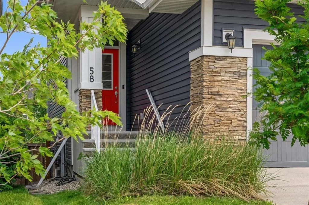 58 Crestbrook Drive SW — photo 2