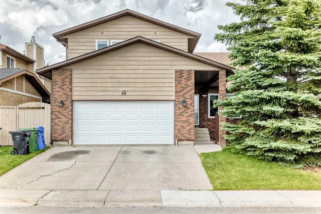 88 Castlefall Way NE — photo 1