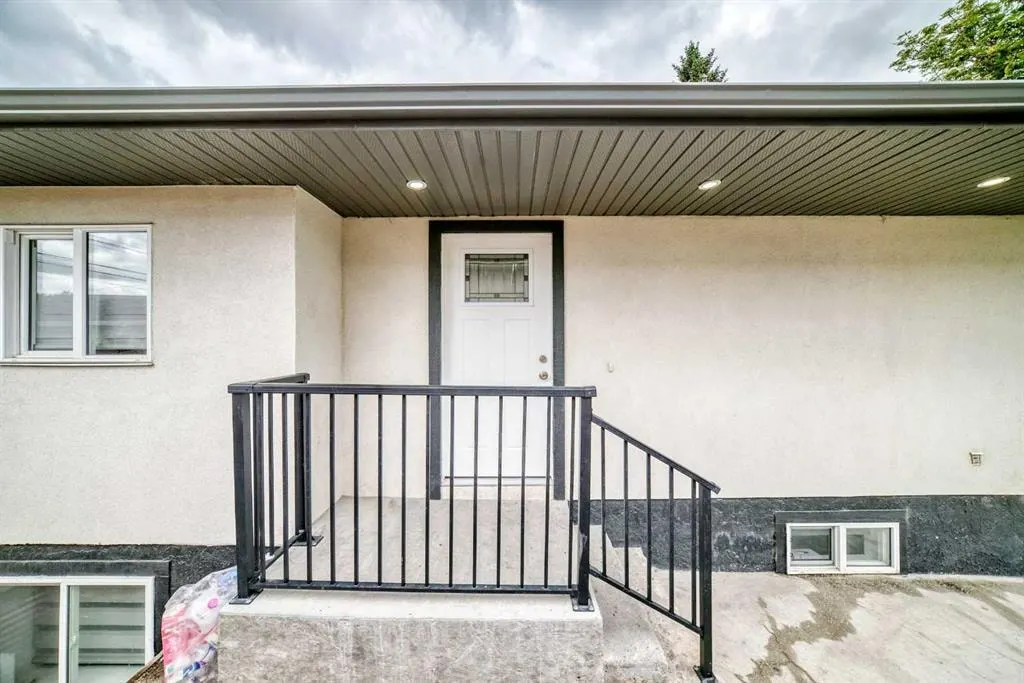 611 Penbrooke Road SE — photo 3