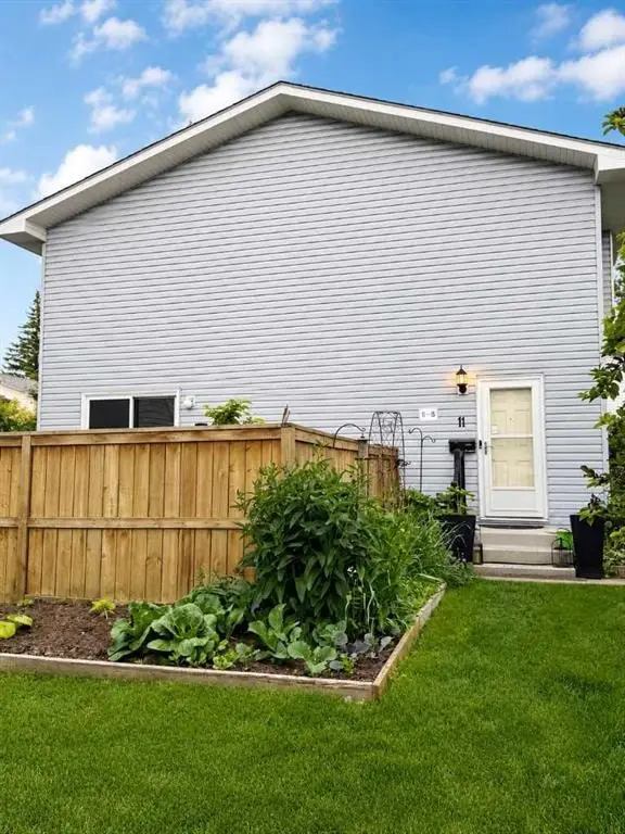 4810 40 Avenue SW #11