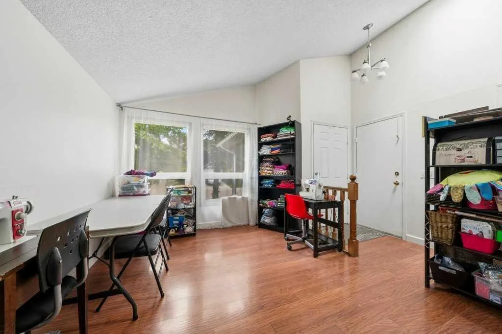 112 Cedargrove Way SW — photo 3