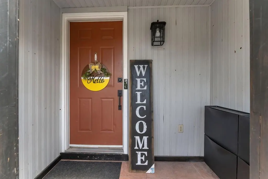 74 Eldorado Road SE — photo 2