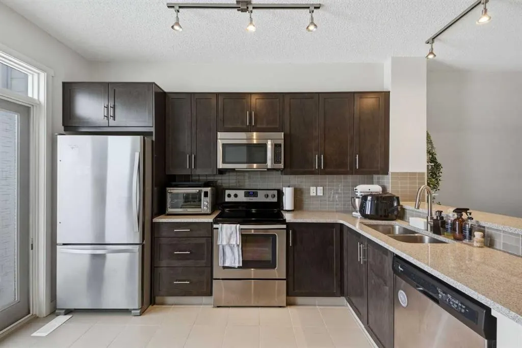 214 Nolanfield Villas NW — photo 3