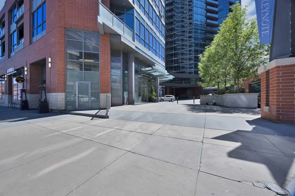 225 11 Avenue SE #1003 — photo 3