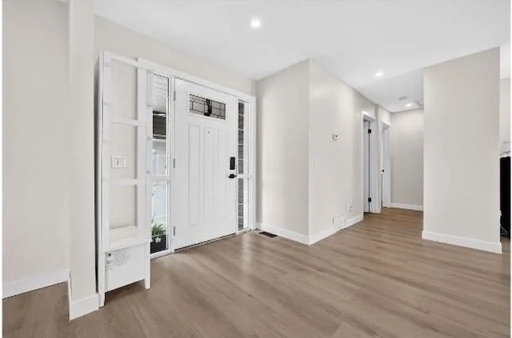 104 Silver Springs Green NW — photo 2