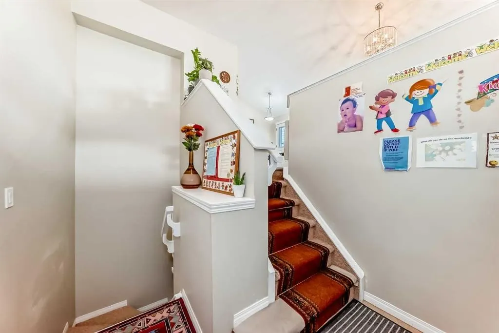 398 MARTINDALE Drive NE — photo 3