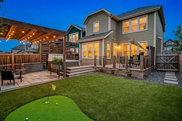 367 Mahogany Terrace SE