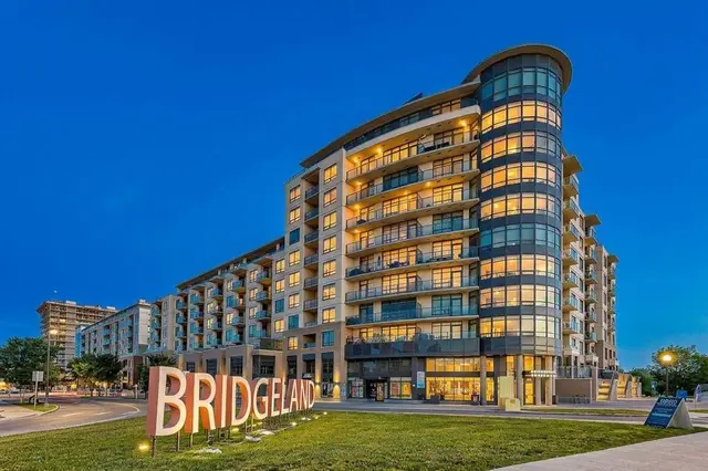 38 9 Street NE #307