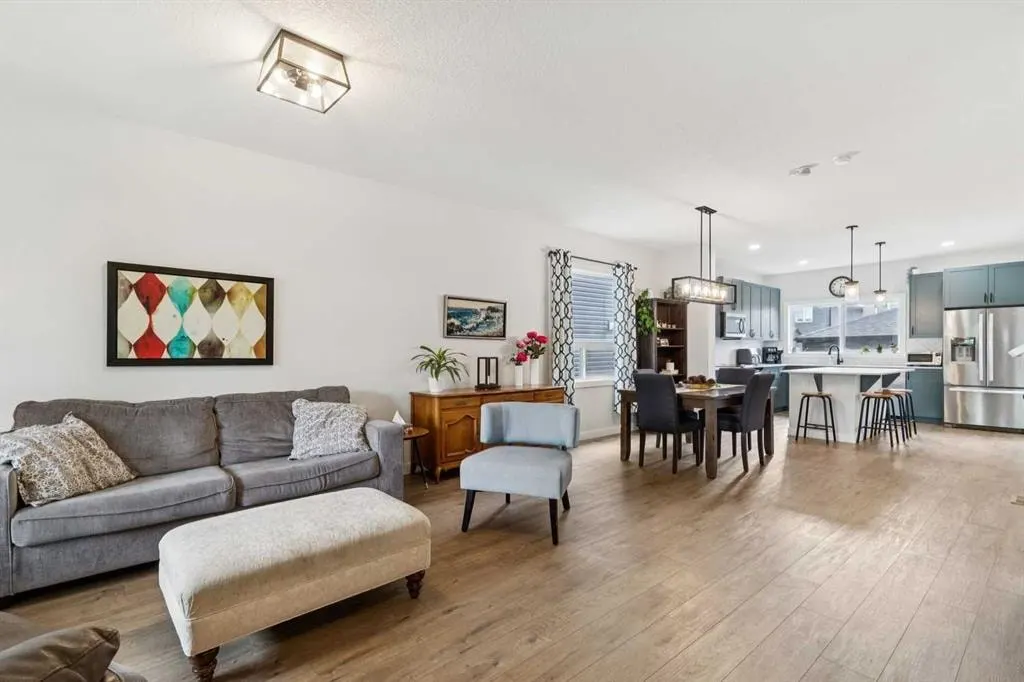 198 Legacy Reach Crescent SE — photo 3