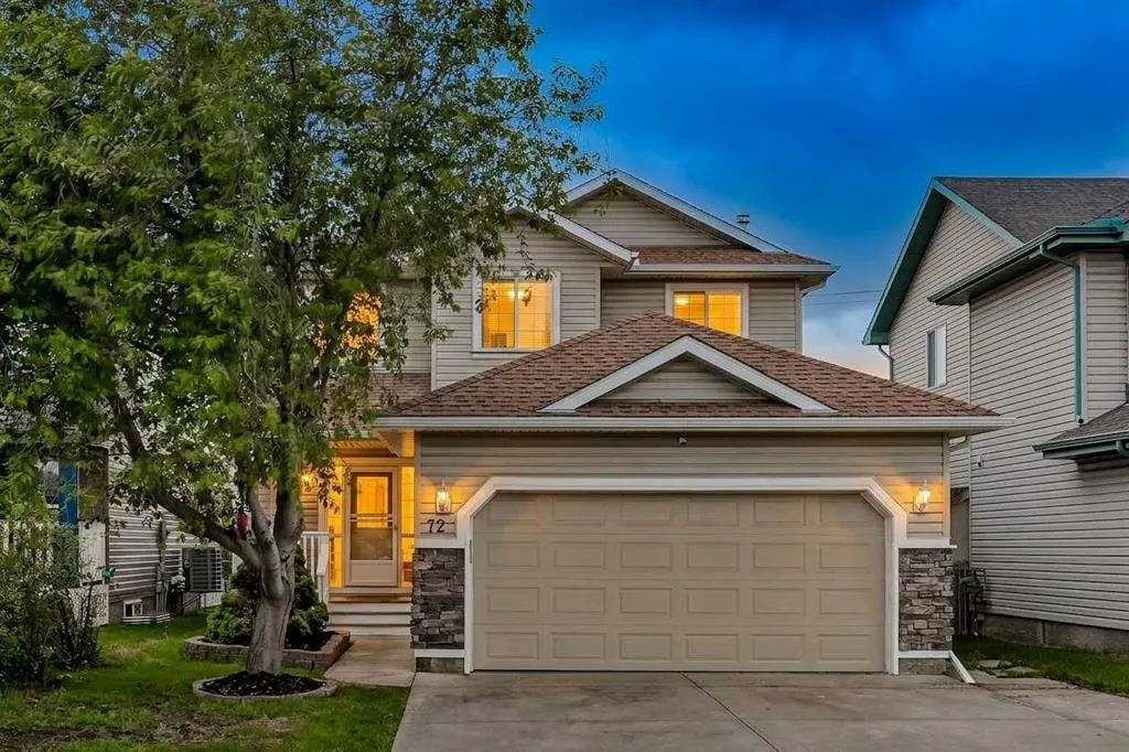 72 Springs Crescent SE — photo 2