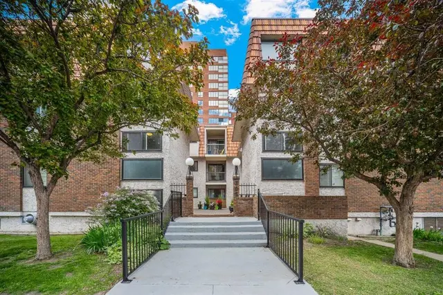 305 25 Avenue SW #205