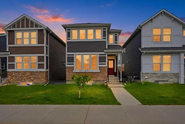 25 Red Sky Way NE