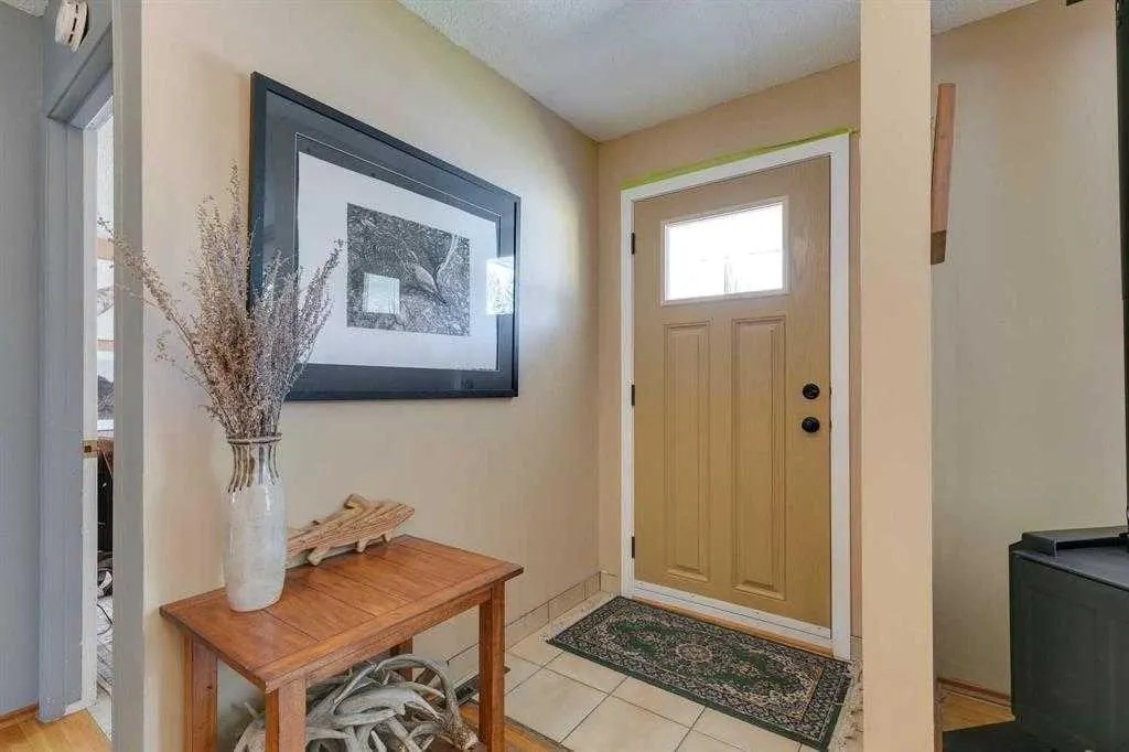 6140 Dalmarnock Crescent NW — photo 2