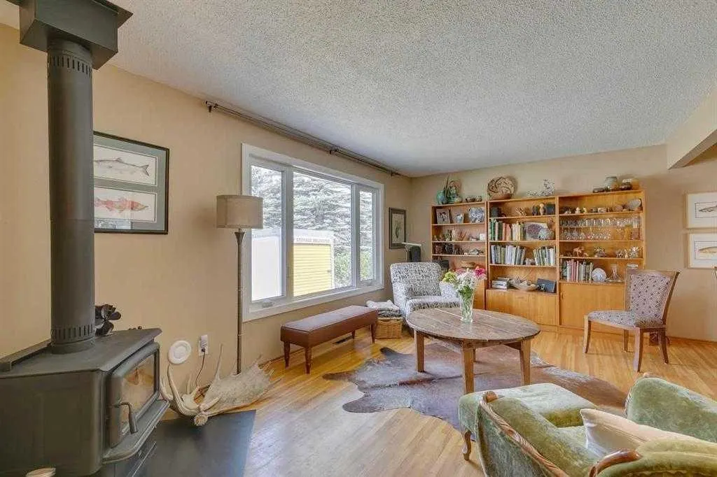 6140 Dalmarnock Crescent NW — photo 3