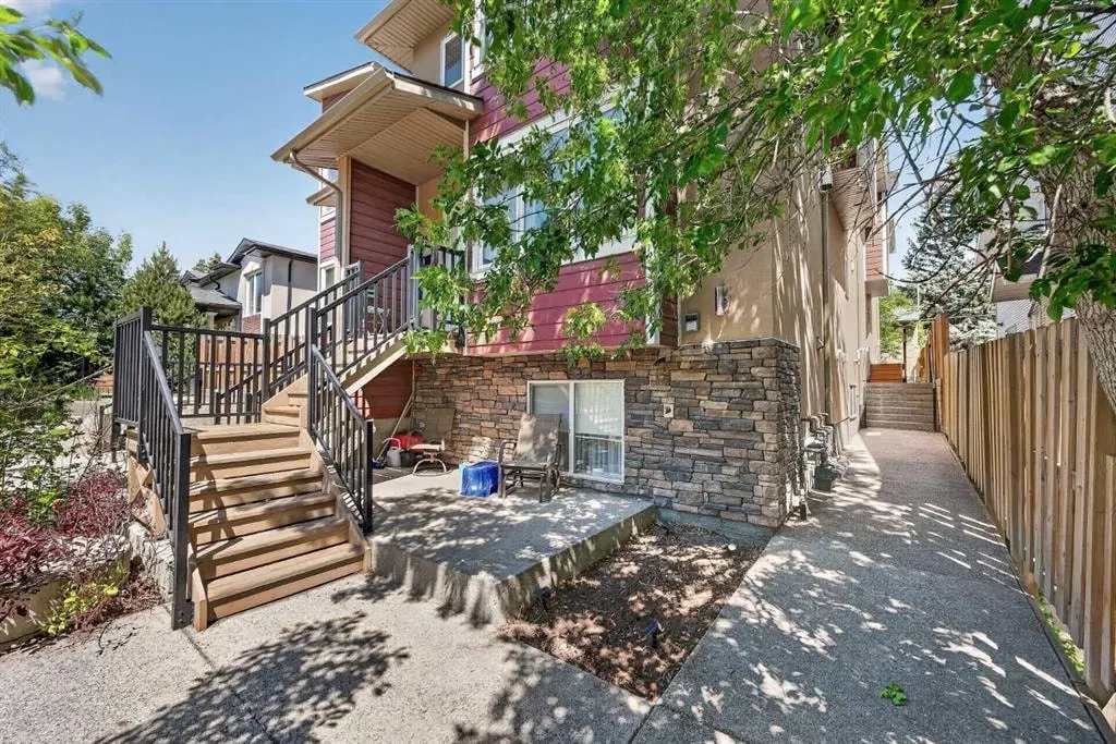 530 56 Avenue SW #2 — photo 2