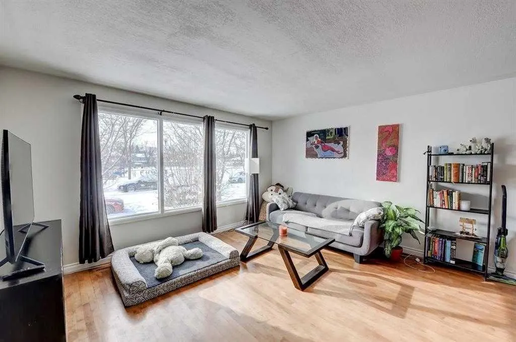 518 54 Avenue SW — photo 3