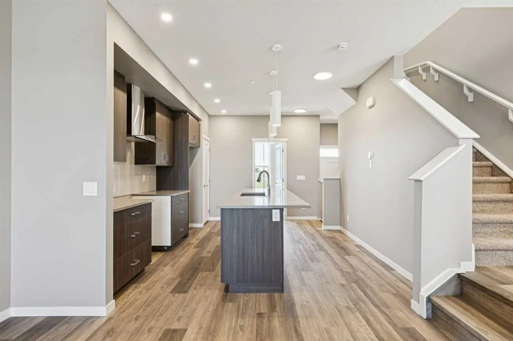 13 Hotchkiss Road SE — photo 3