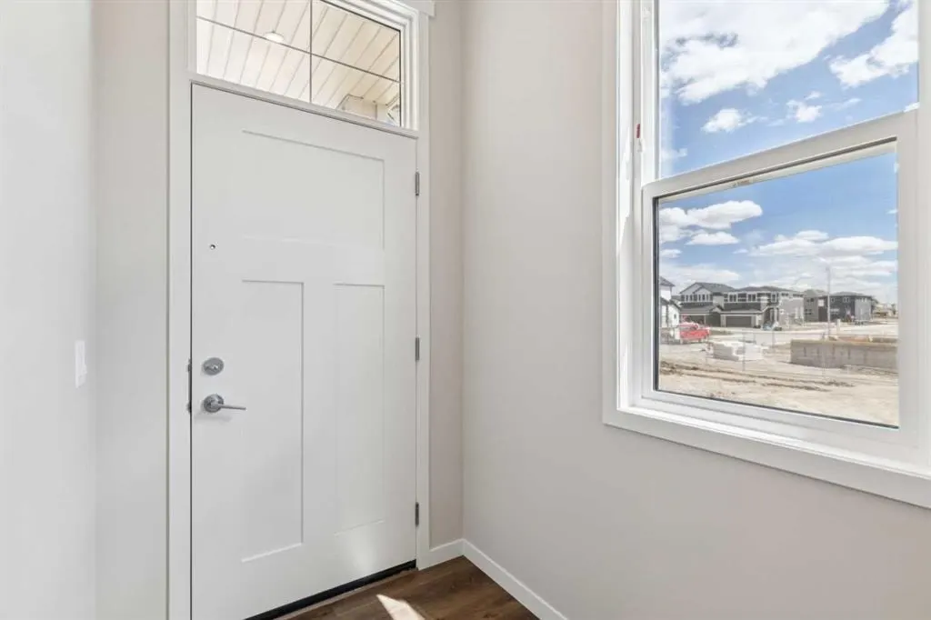 31 Hotchkiss Avenue SE — photo 2