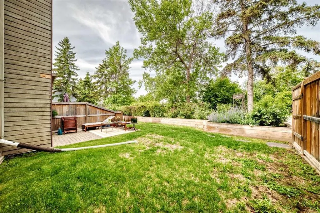 2218 30 Street SW #101 — photo 2