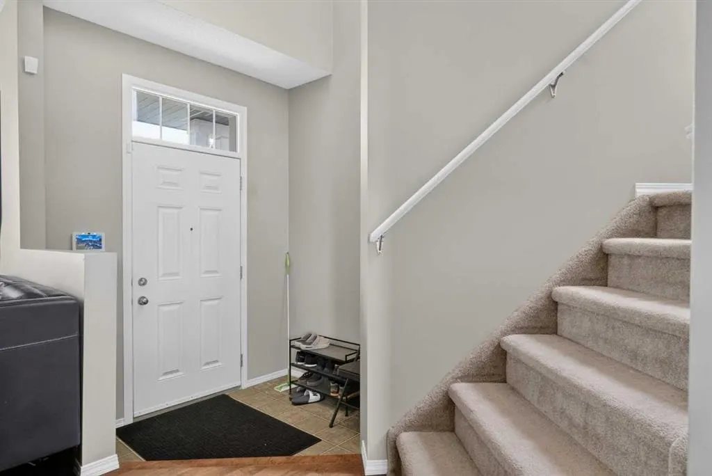 116 Panora Close NW — photo 3