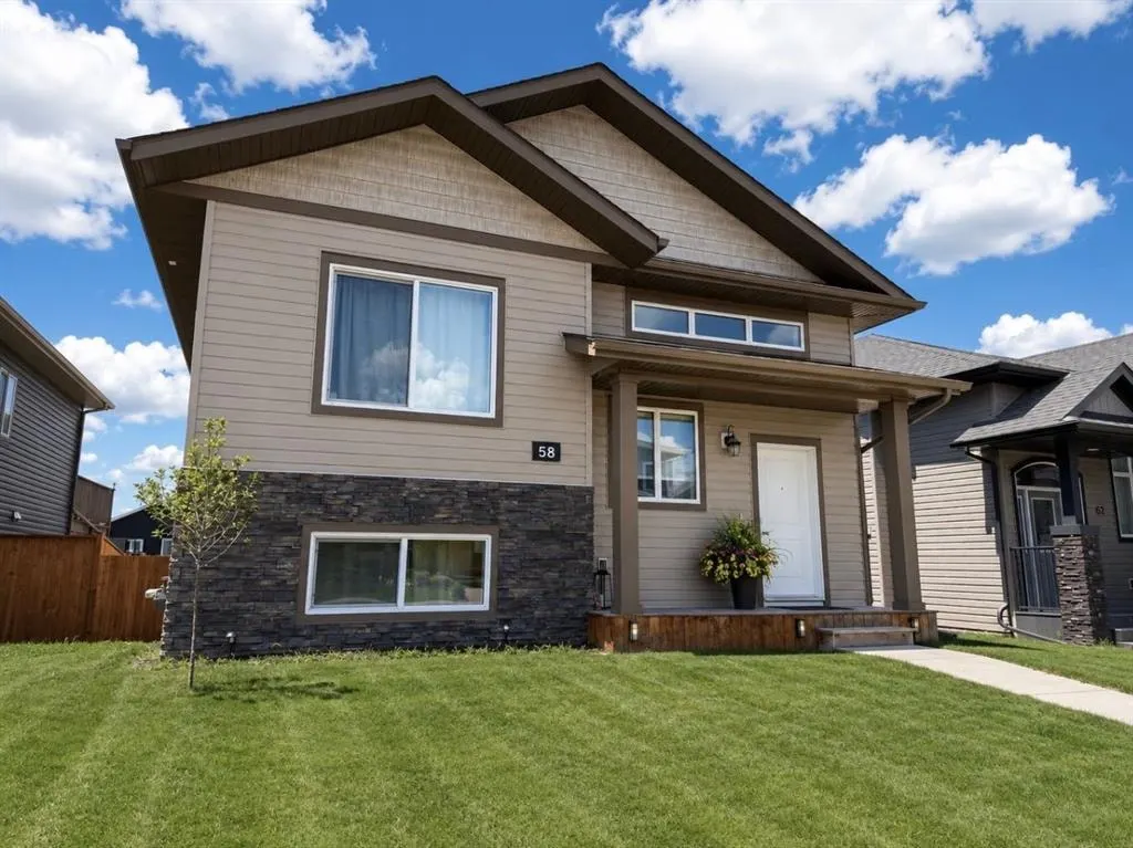 58 Village Crescent — photo 1