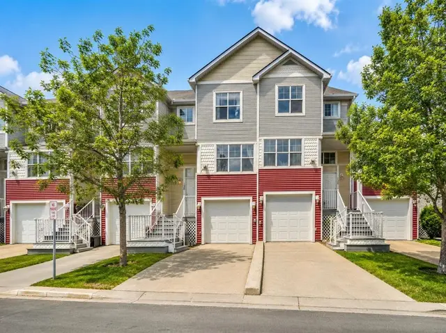 120 Country Village Cape NE
